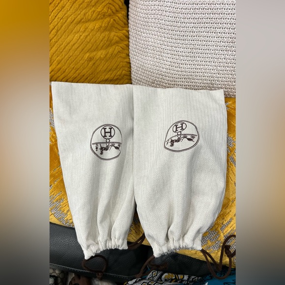 Authentic Hermes OZ Mules in Size 37 Black with Gold Hardware - Picture 9 of 16